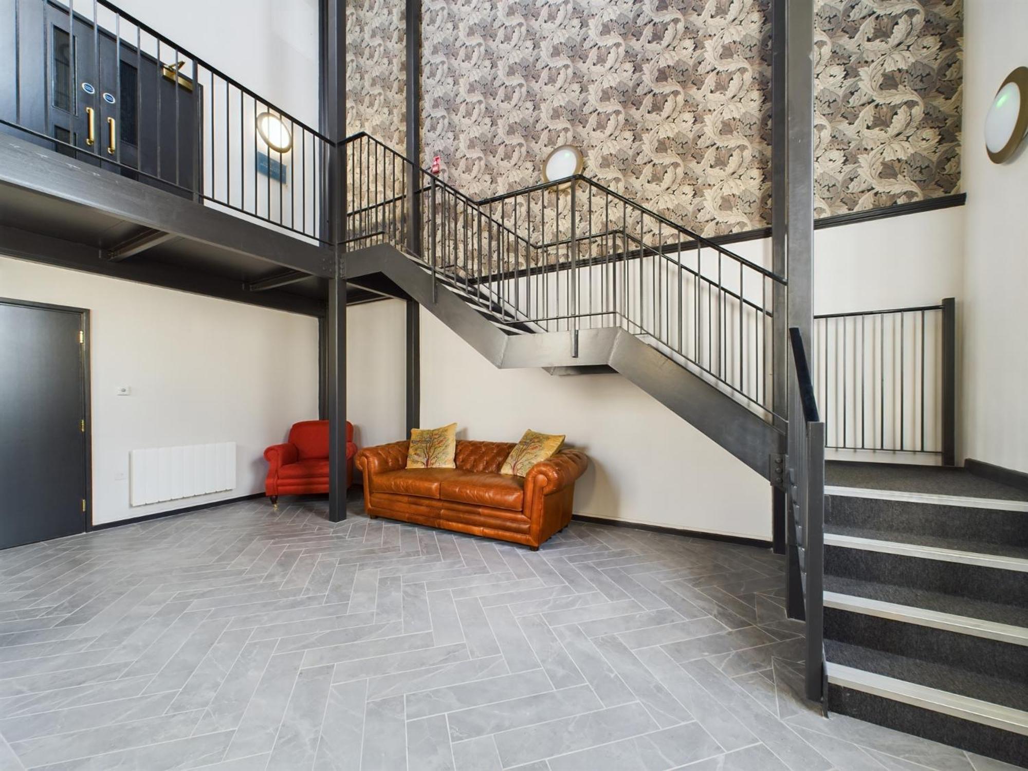 Апартаменты Modern Duplex Central Free Parking Wi-Fi Челтенхам Экстерьер фото
